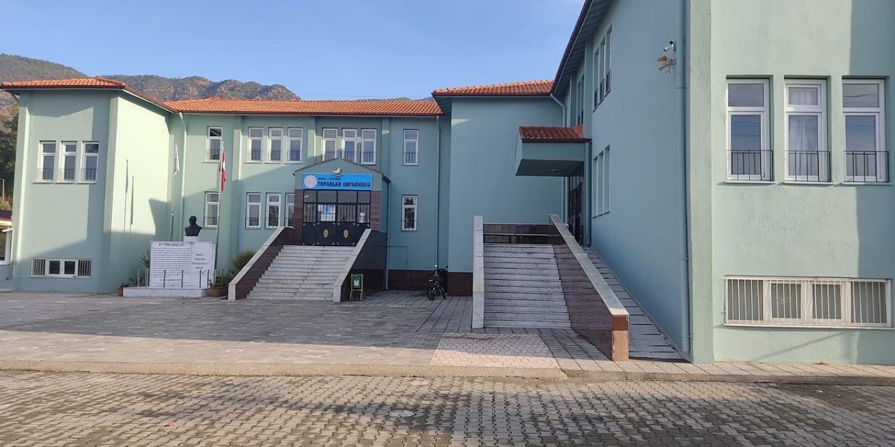 Köyceğiz Toparlar Ortaokulu yenilendi