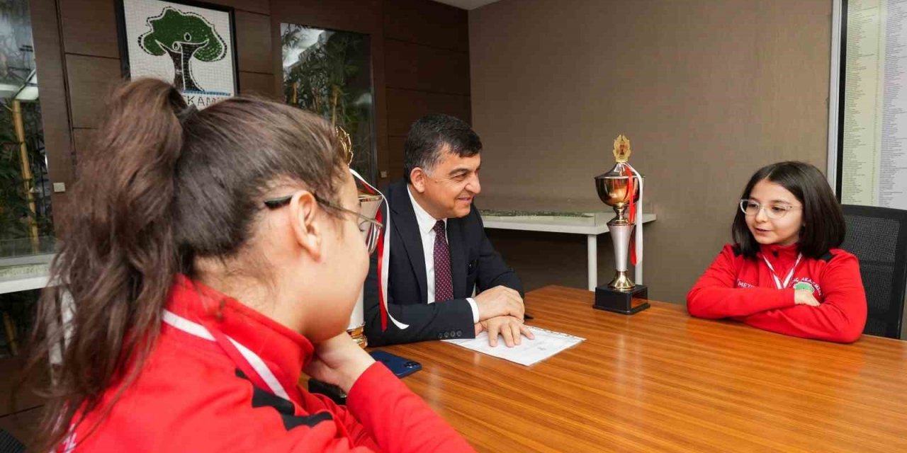 Fadıloğlu, milli sporcuları ağırladı