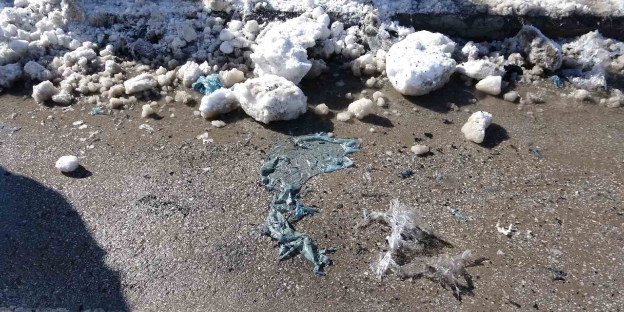 Tatvan’da askeri kışlanın önünde bulunan şüpheli paket paniğe neden oldu