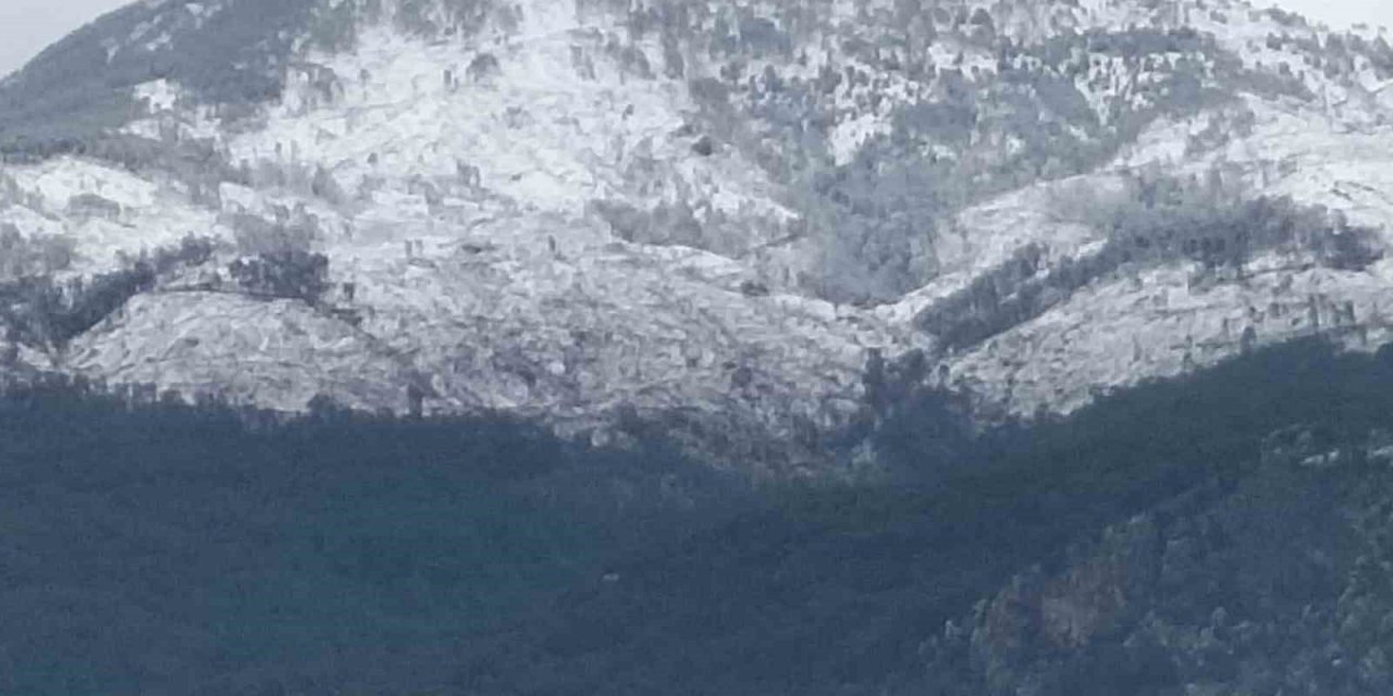 Kampçıların gözdesi Köyceğiz Sandras Dağı’nda kar etkili oldu