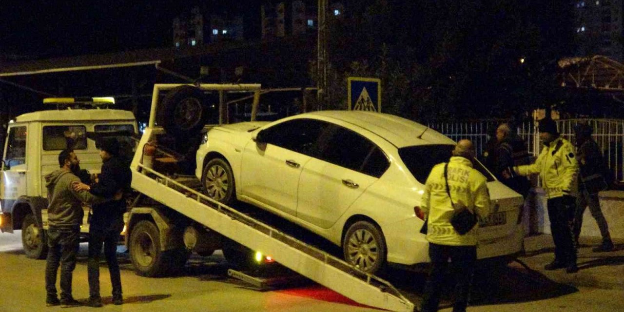 Alkollü şahıslar denetimde polislere zor anlar yaşattı