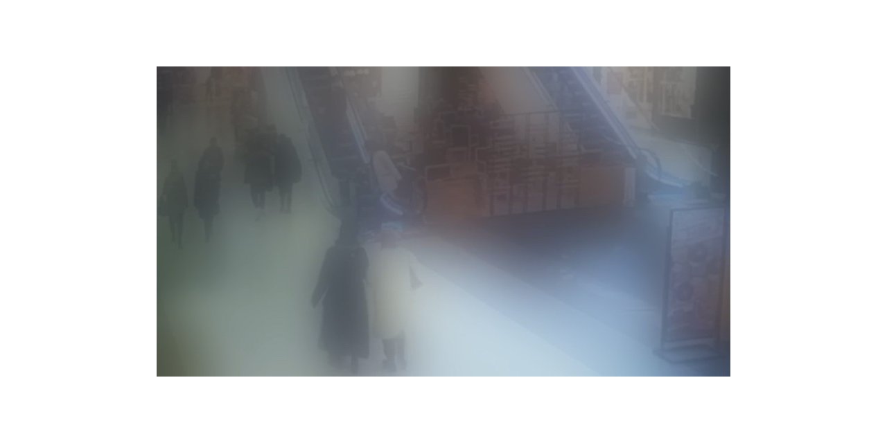 Şişli’de AVM’de Filipinli çocuğun yürüyen merdivene sıkıştığı anlar kamerada