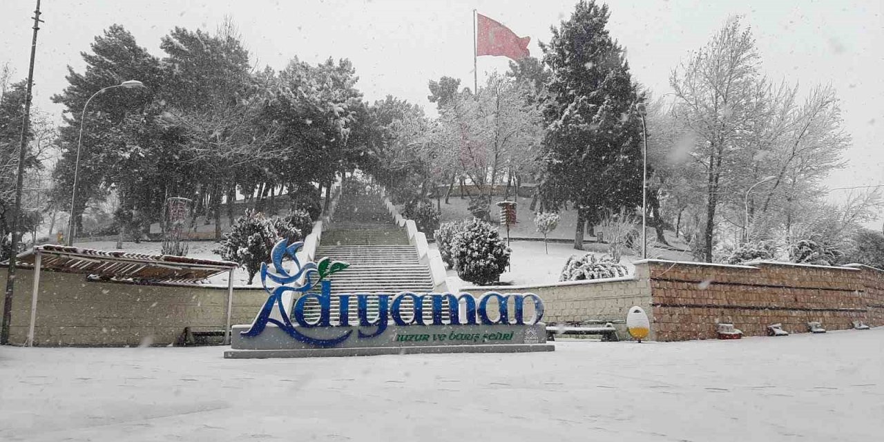 Adıyaman’a beklenen kar yağdı