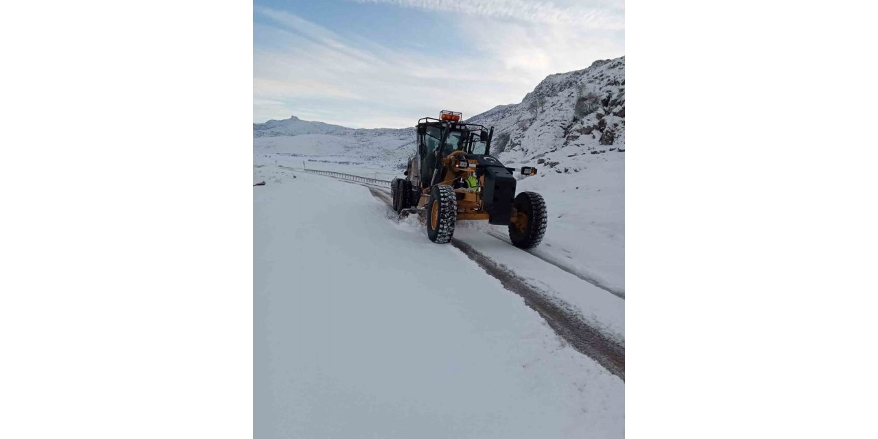 Kar yağışının etkili olduğu Afyonkarahisar’da kapalı köy yolu yok