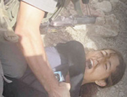 İsrail'den kadın muhabire dayak!