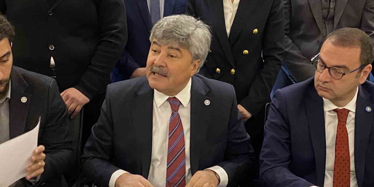 İYİ Partili Ergun: "Belediye Başkanımız Ünal Çetin’in yanındayız"