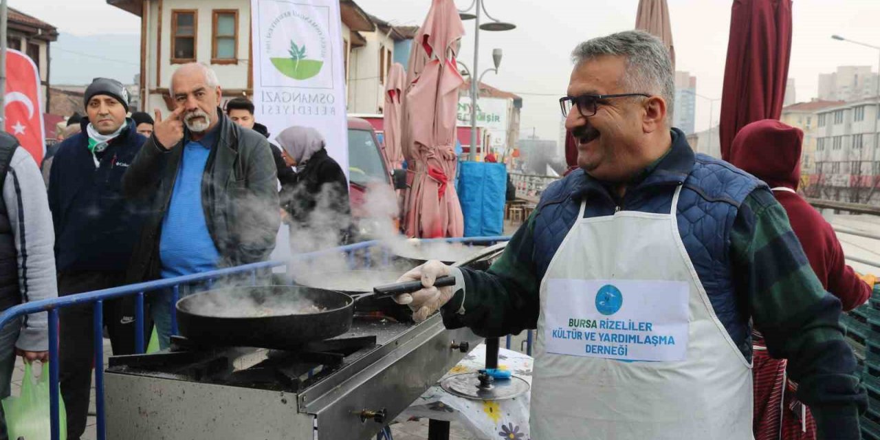Bursa’da 5 bin kişiye hamsi ekmek ücretsiz dağıtıldı