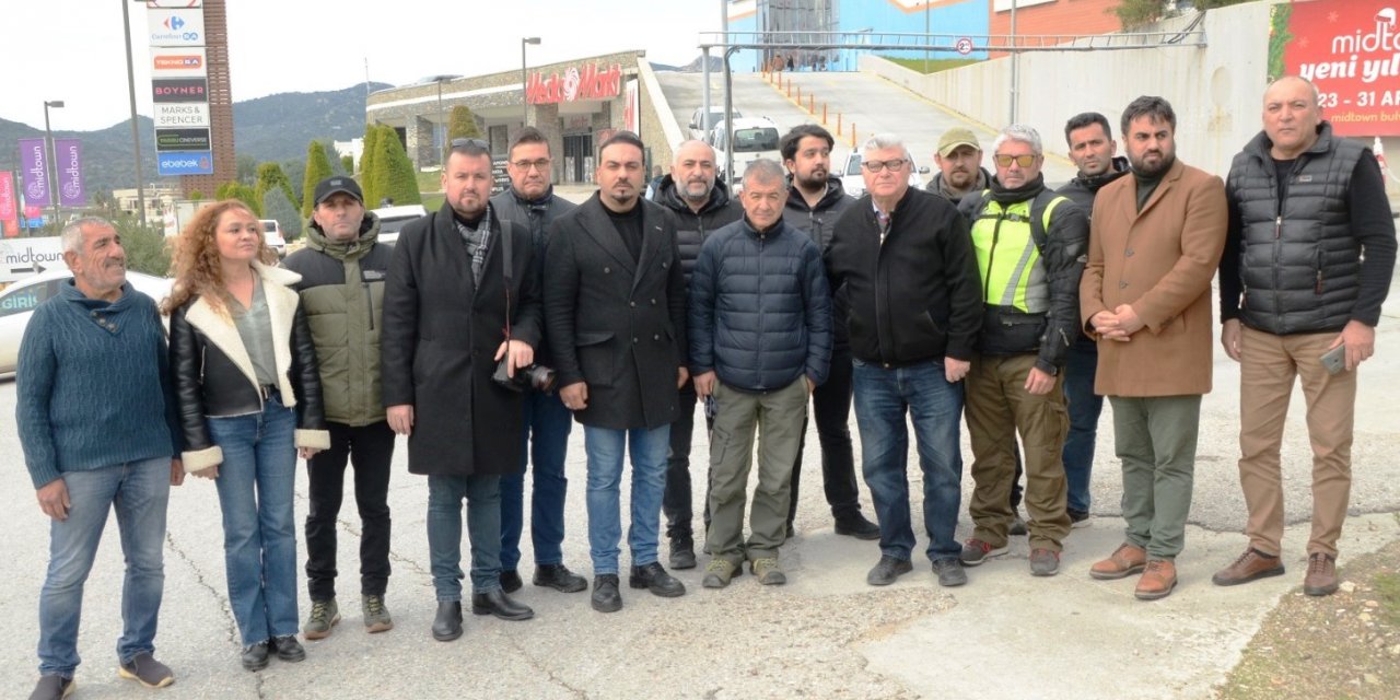 Gazeteciler saldırıya tepki gösterdi
