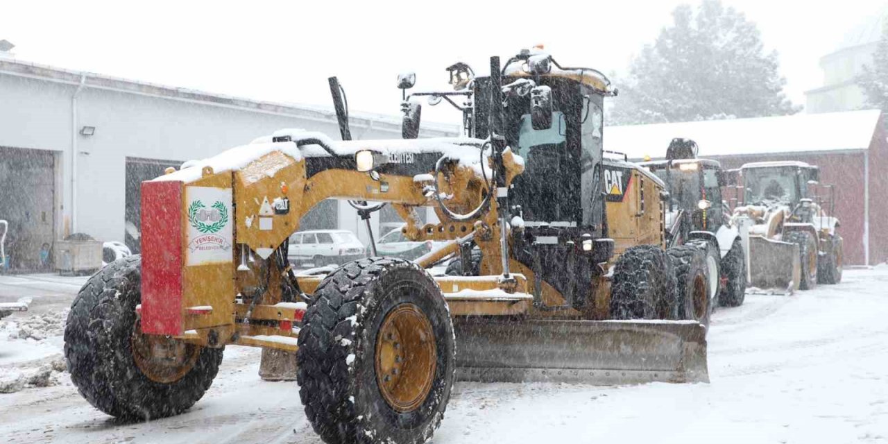 Yenişehir’de karla mücadele başlatıldı