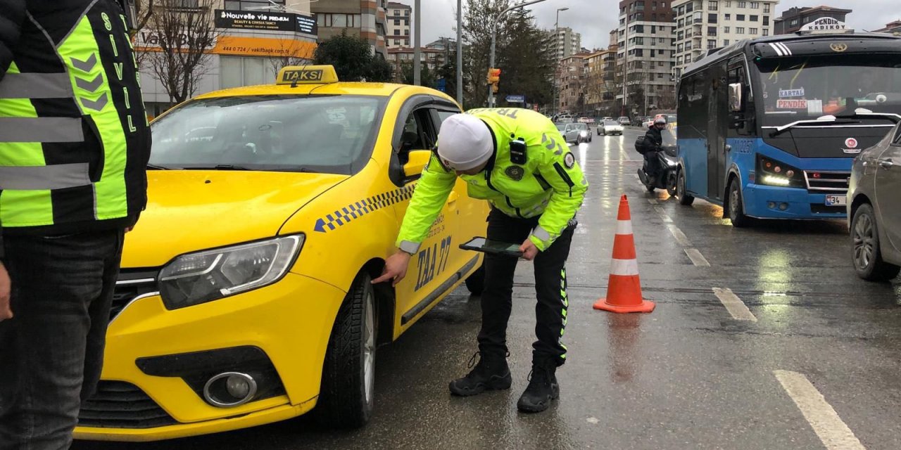 İstanbul Valiliğinden 'olumsuz hava koşulları' uyarısı! Ekipler kar ve buzlanma mücadelesine hazır