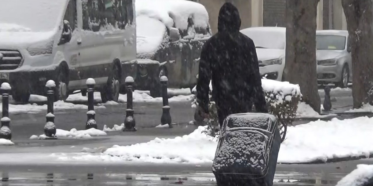 Gaziantep’te kar yağışı etkisini sürdürüyor