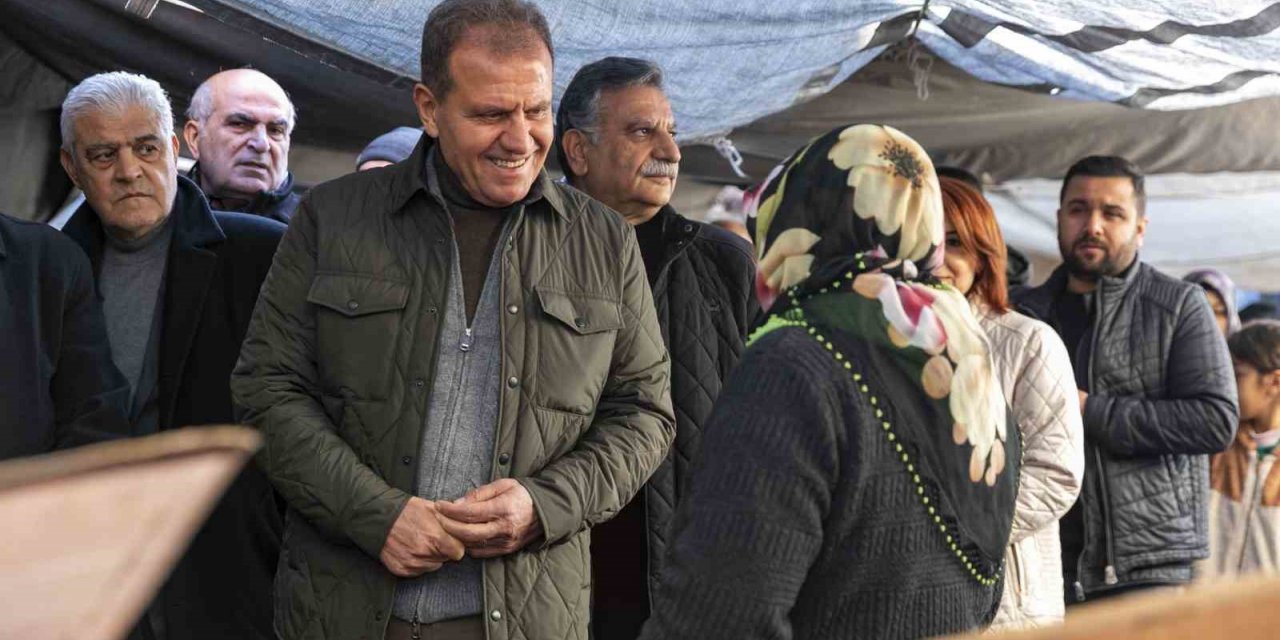 Seçer, Akdeniz ilçesi esnaflarıyla buluştu