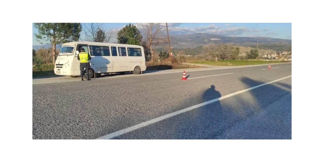 Jandarma ekiplerinden cep telefonu denetimi