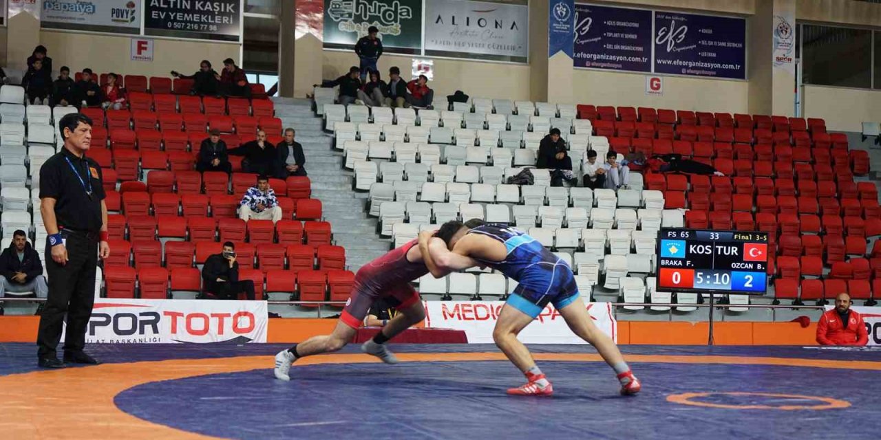 Kahramanmaraş’ta ‘Uluslararası 12 Şubat U20 Güreş Turnuvası’