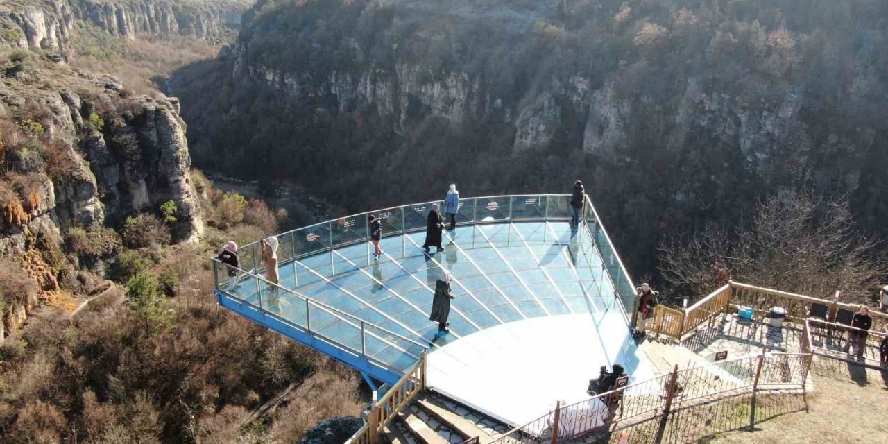 Türkiye’nin ilk cam terasını 165 bin kişi ziyaret etti