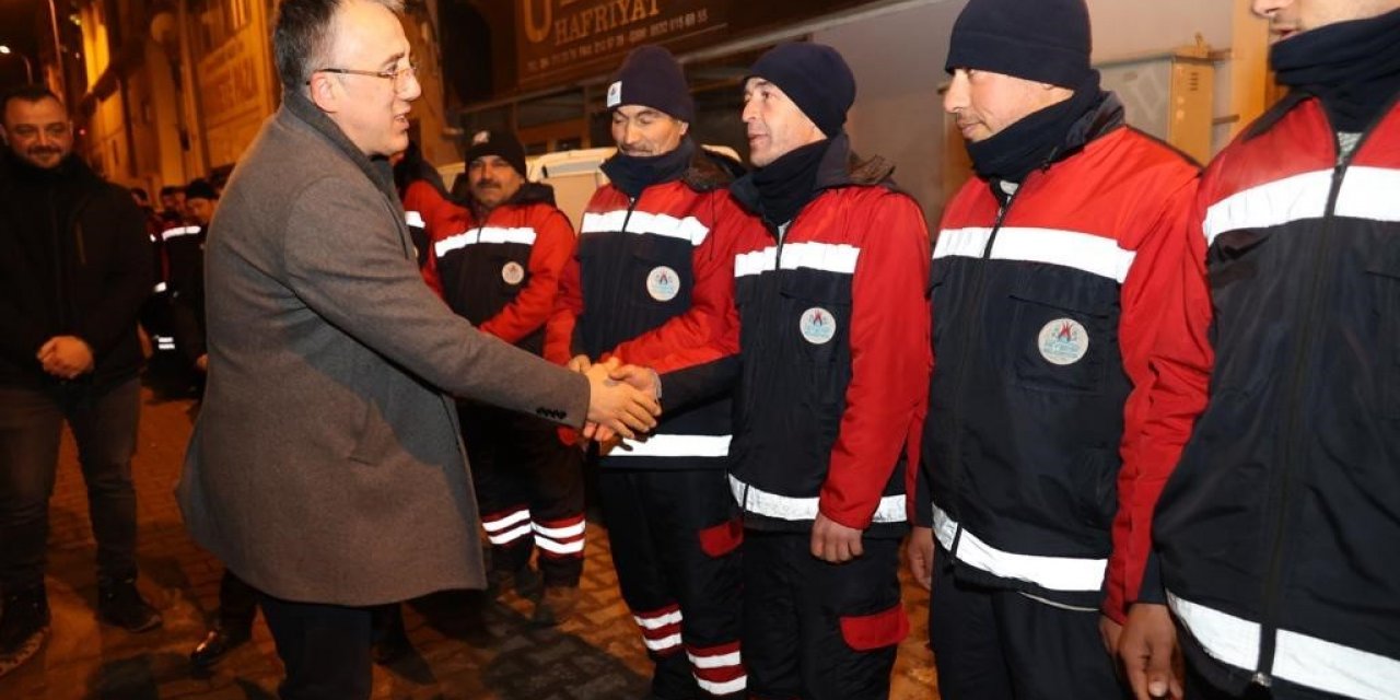 Başkan Savran, temizlik personelleri ile kahvaltıda bir araya geldi