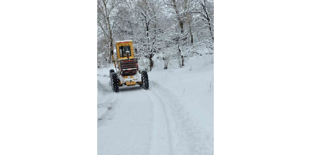 Yollar temizlendi, çocuklar karın keyfini çıkardı