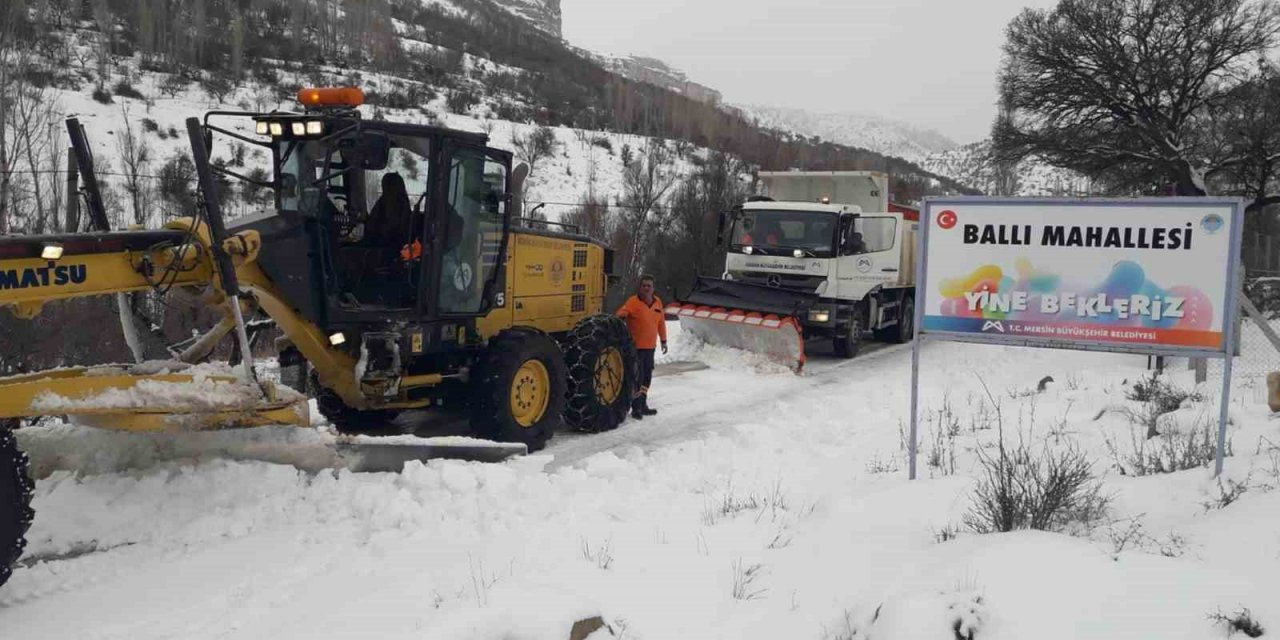 Mut’un yayla mahallelerinde karla mücadele