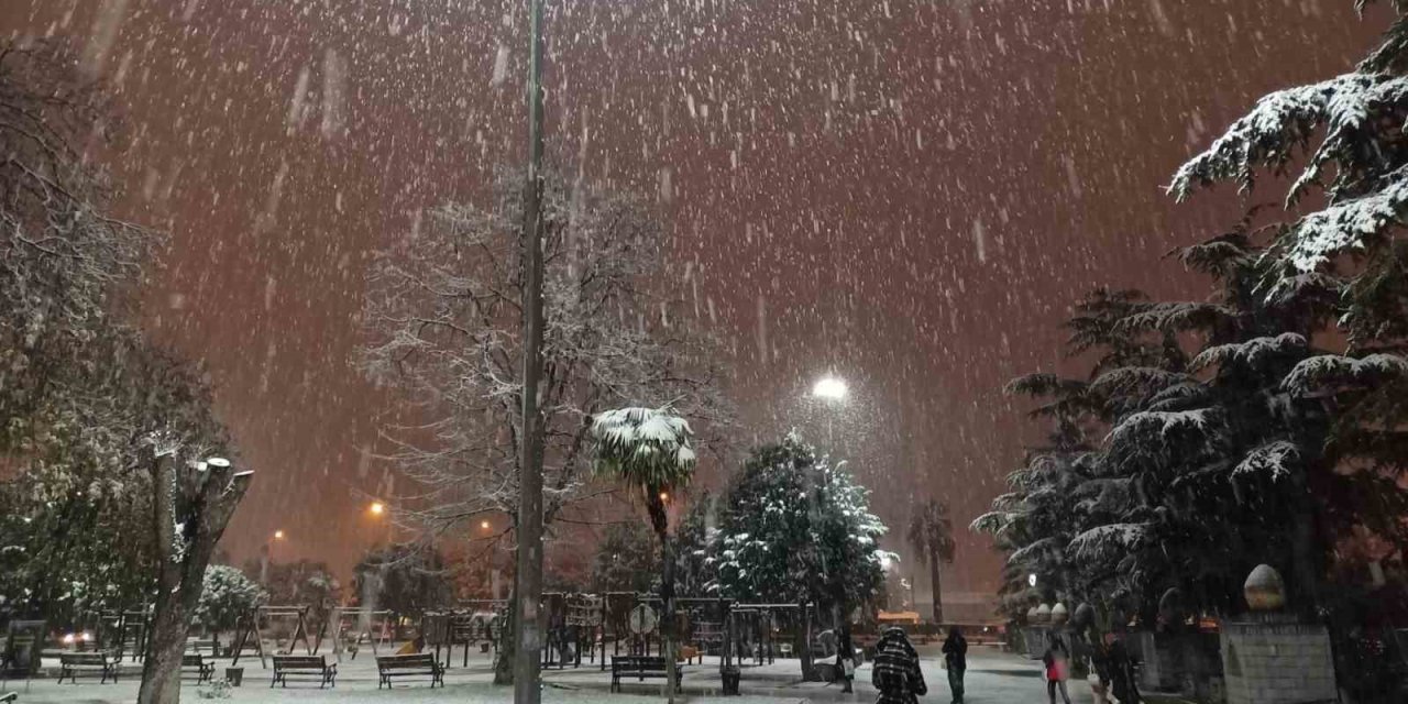 Batı ve Orta Karadeniz, haftaya kar ve fırtınayla başlayacak