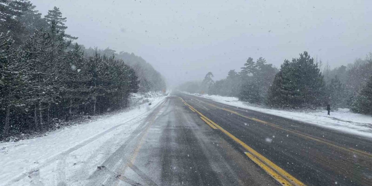 Çanakkale’de kar yağışı nedeniyle taşımalı eğitime 1 gün ara verildi