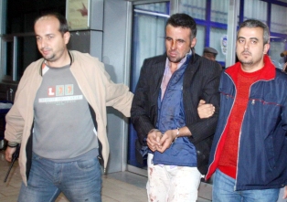 Şüpheliyi dövenlerden biri suçlu çıktı