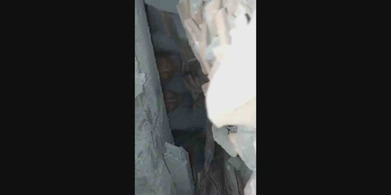 Diyarbakır’da enkaz altında kalanlar kurtarılıyor... "Ses geliyor mu"