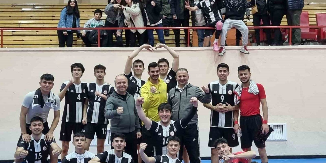 Erkekler 2. Lig 4. Grup: Pınarbaşı Belediyespor: 0- Hürriyet MTAL:3