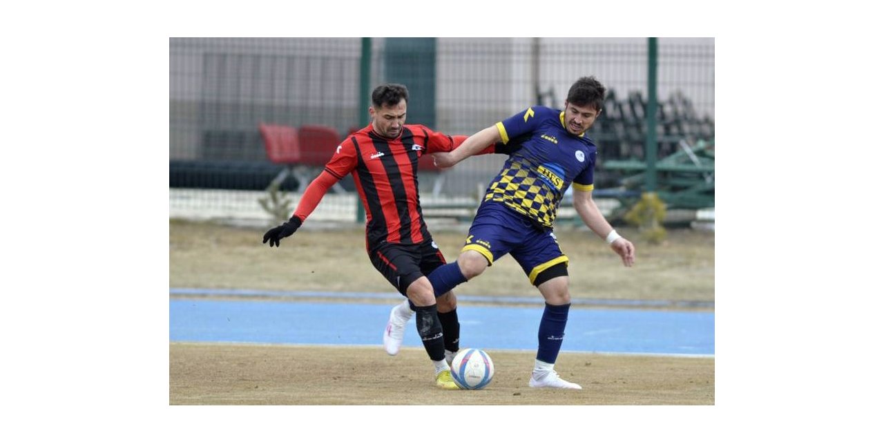 Gözlemci günü şaşırdı, maç 15 dakika geç başladı