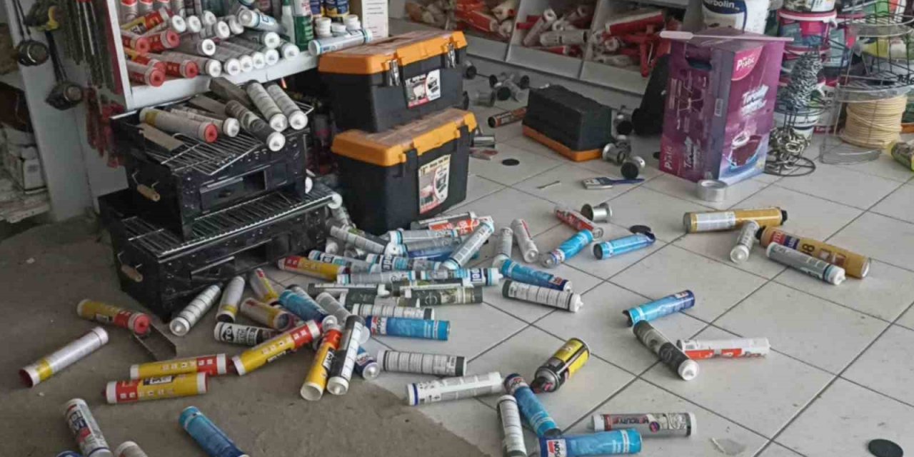 Sivas’ta deprem güvenlik kamerasına yansıdı