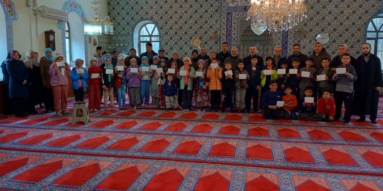 Çocuklar yarıyıl tatilinde camide buluştu