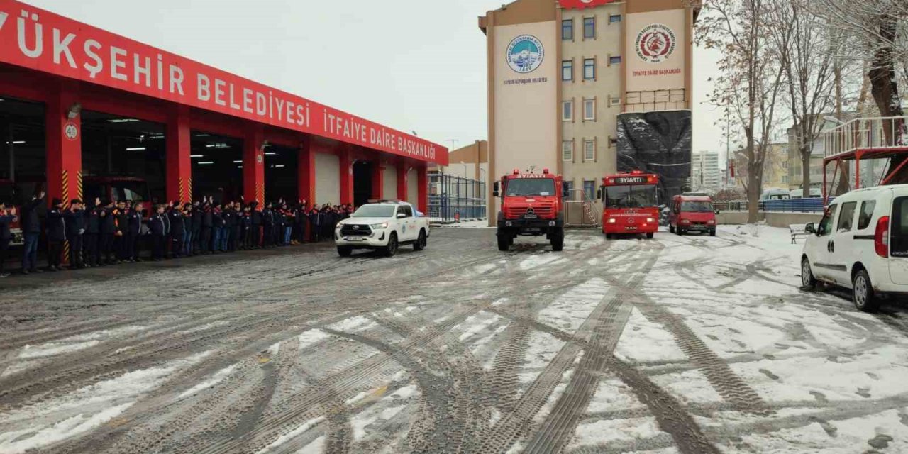 Başkan Büyükkılıç: “25 araç ve 34 personel, deprem bölgesine yola çıktı”