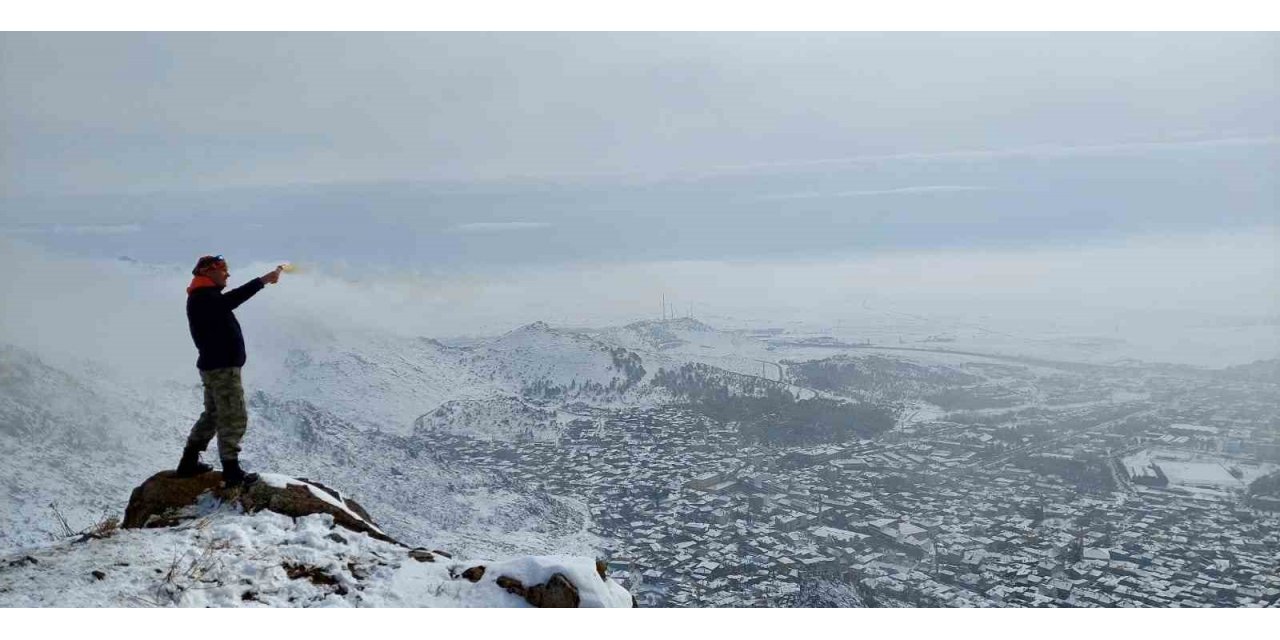 Doğa tutkunlarından 10 kilometrelik Gönül Dağı tırmanışı
