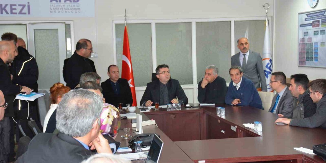 Erzurum’dan 365 personel ve 87 araç, arama kurtarma çalışmalarına destek olmak için deprem bölgelerine gönderildi