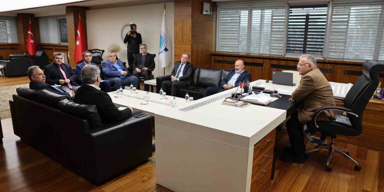 Başkan Büyükkılıç’tan ilçe belediye başkanlarıyla ’deprem’ toplantısı