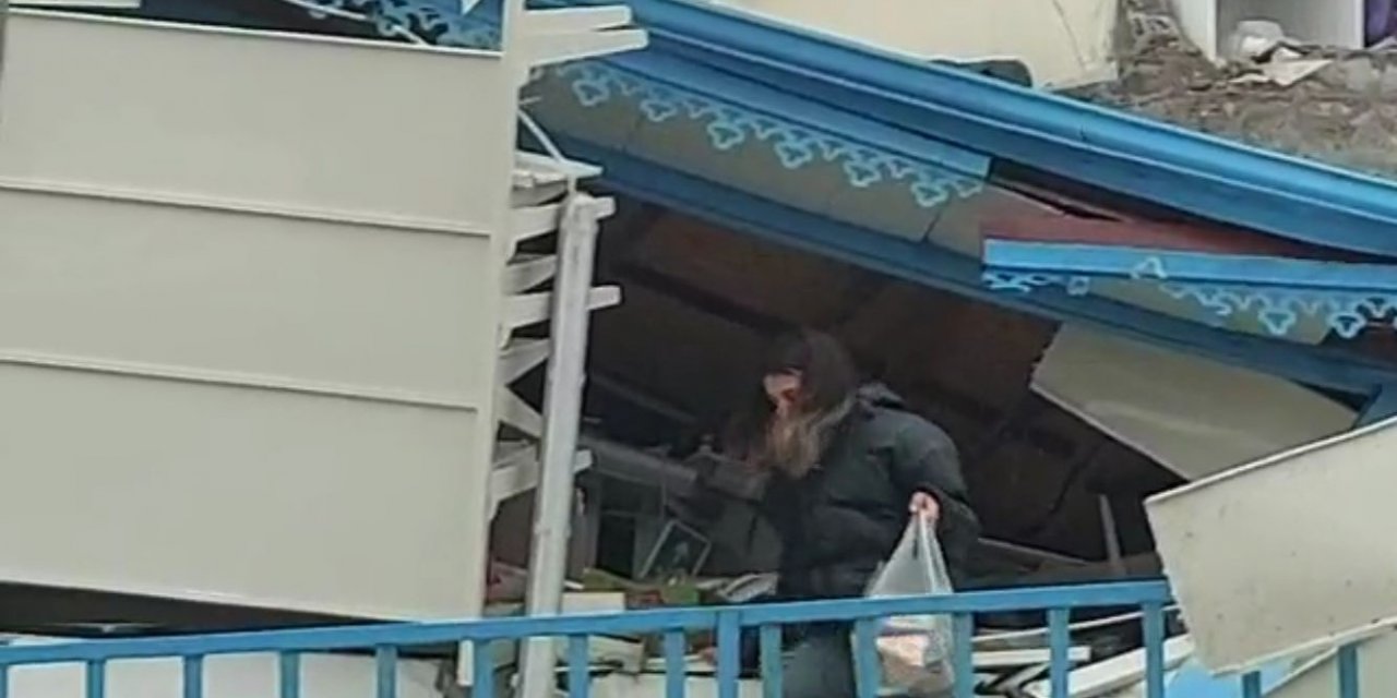 Canlarını hiçe sayıp depremde çöken markete girdiler,