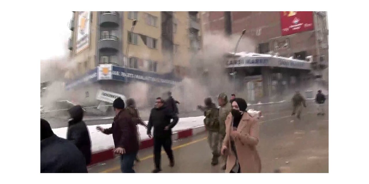 Deprem bölgesi beşik gibi, 7,5 büyüklüğünde artçı deprem hasarlı binayı böyle yıktı