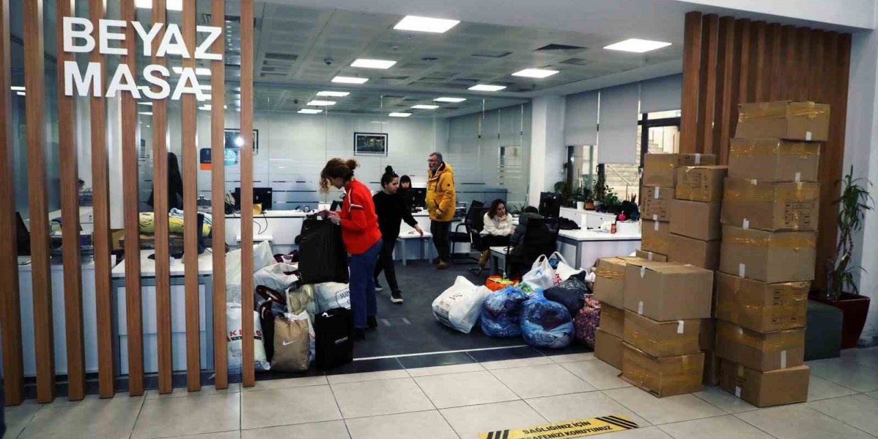 Eyüpsultan deprem bölgesindeki vatandaşlar için tek yürek oldu