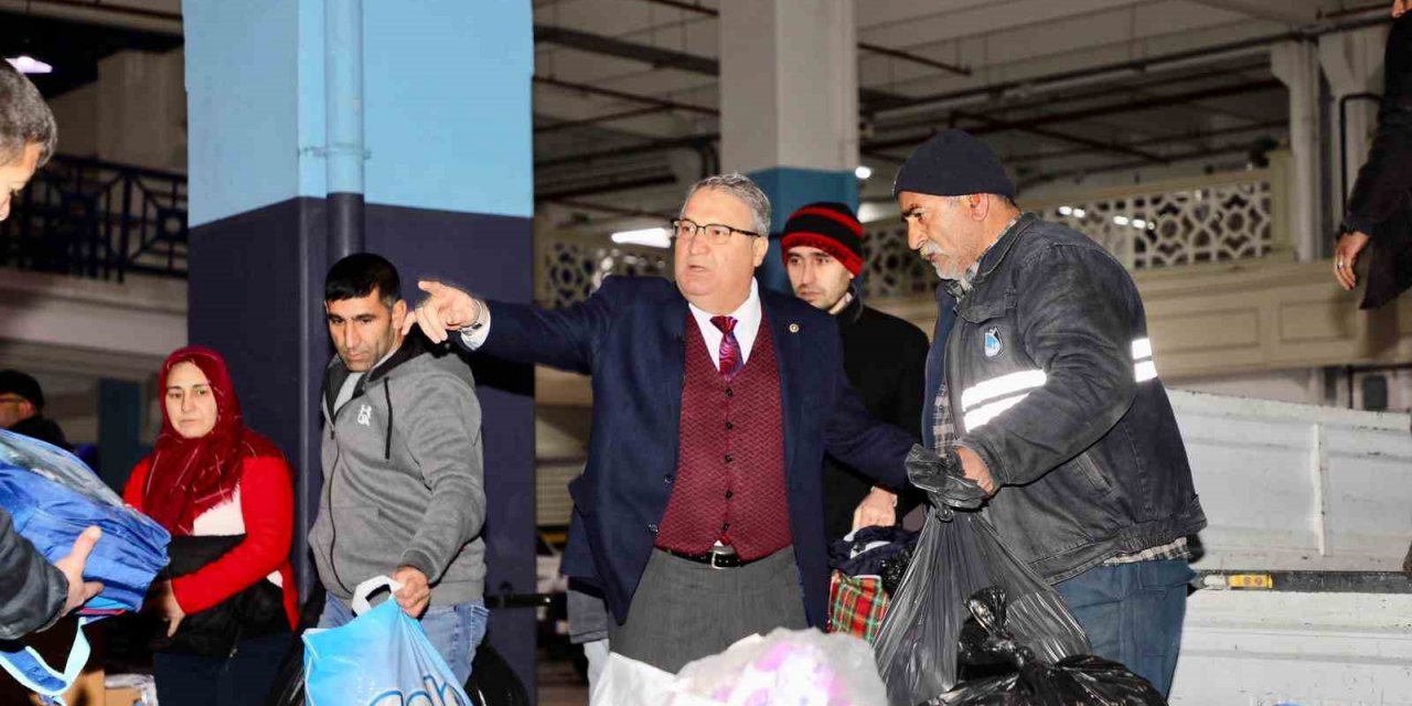 Yunusemre ve Şehzadeler’den deprem bölgesine yardım