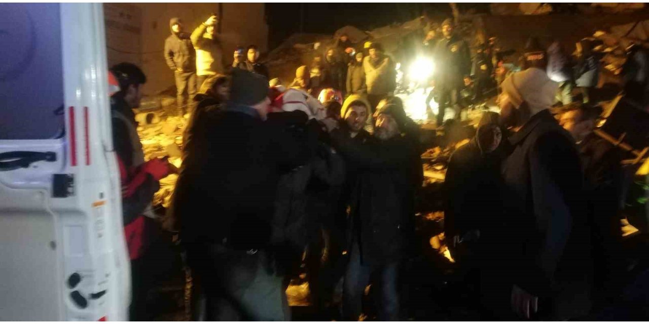 Enkazdan 20 saat sonra çıkartıldı