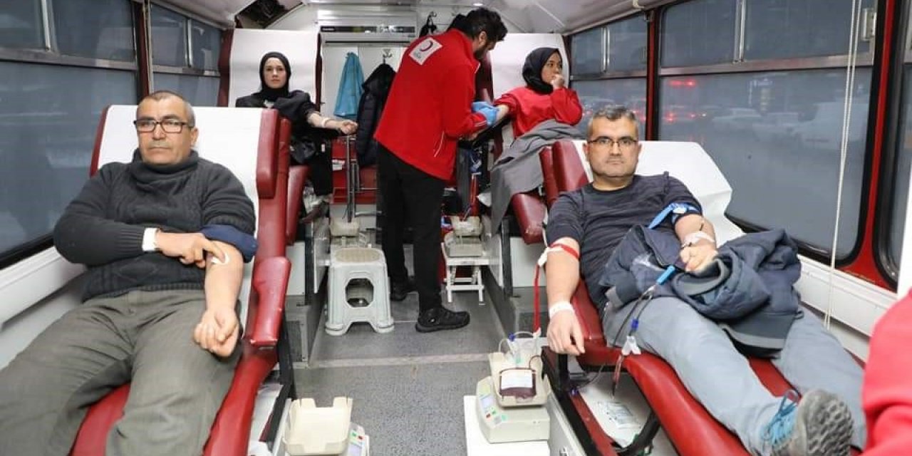 Afyonkarahisar’dan ilk gün 450 ünite kan bağışı