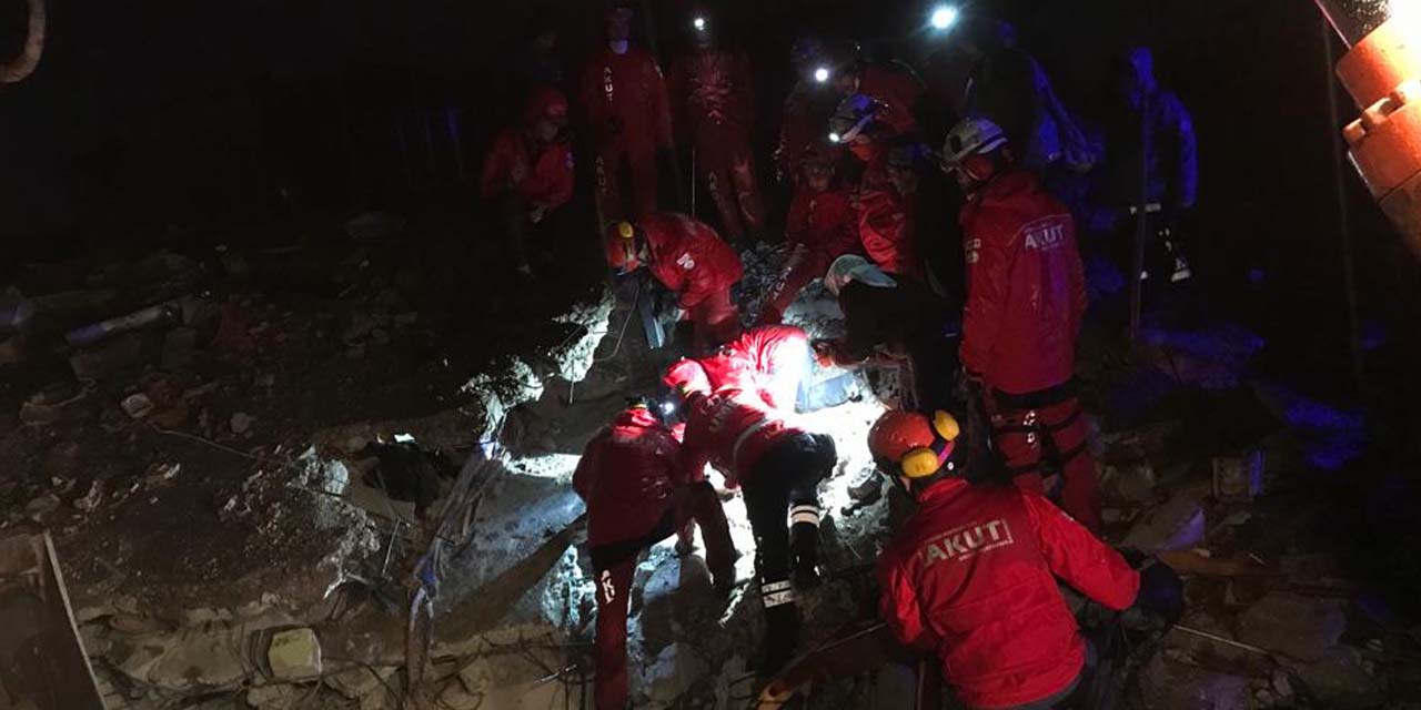 AKUT, deprem bölgesindeki ekip sayısını artırdı