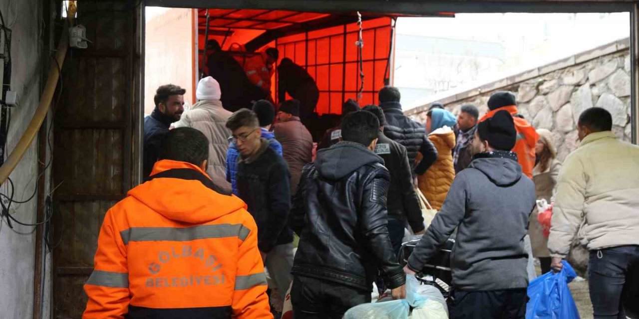 Gölbaşı Belediyesi’nden deprem bölgesine 10 mühendis desteği