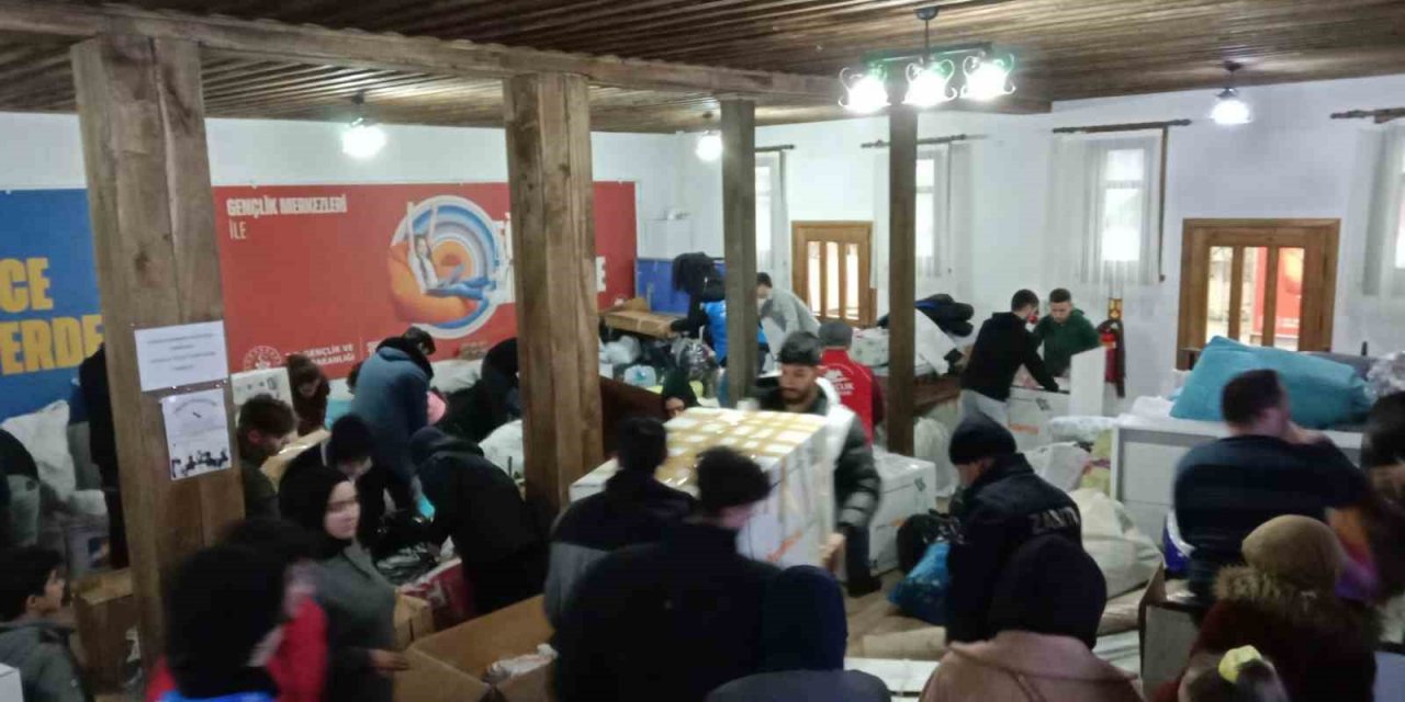 Osmaneli deprem bölgesi için tek yürek oldu