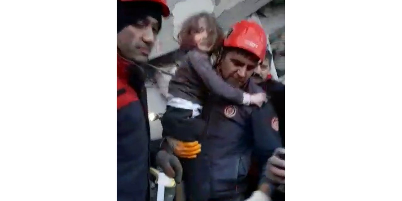 Ekipler 3 yaşındaki Meryem’i ve babasını kurtardı