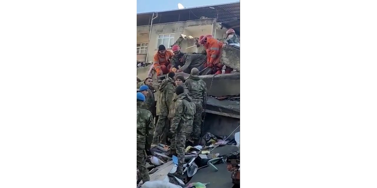 MSB: “Hatay’da görev yapan Doğal Afet Arama Kurtarma Taburumuz Buse isimli genç kardeşimizi kurtardı”