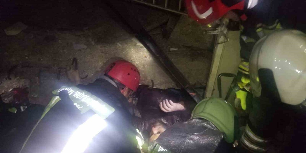 Hatay’da 6 farklı enkazdan 10 kişi göçükten kurtarıldı