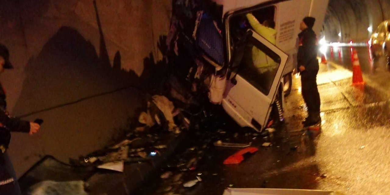 Ordu’da tünel içerisinde tır kazası: 1 yaralı