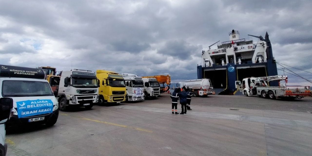 İzmir’den deprem bölgesine yardım gemisi