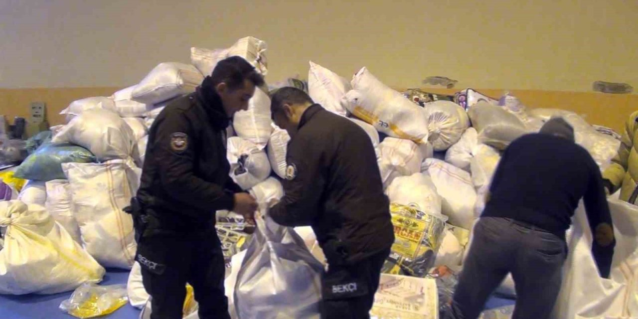 İhsaniye ilçe halkıda depreme kayıtsız kalmadı