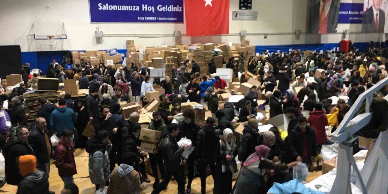 Bayrampaşa depremzedeler için birlik oldu